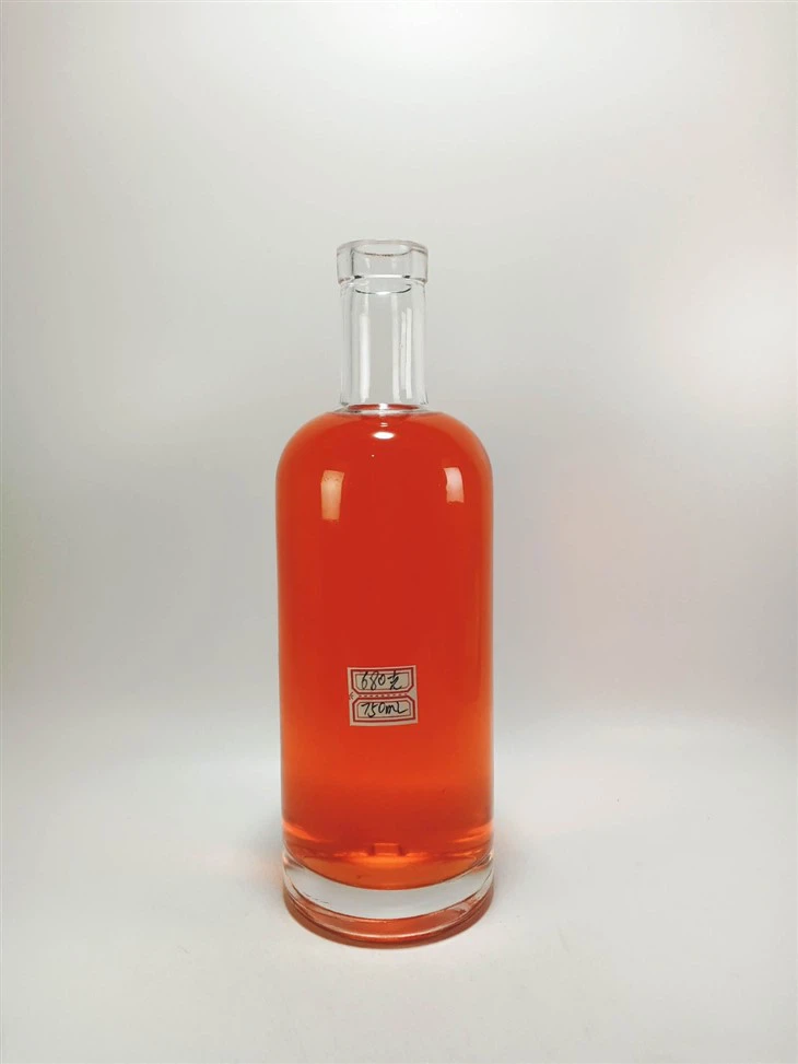 High Quality 750ml Round Vodka Glass Bottle Flint Vodka Bottle With Cap